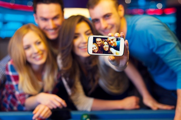 Live blackjack table with multi-camera view